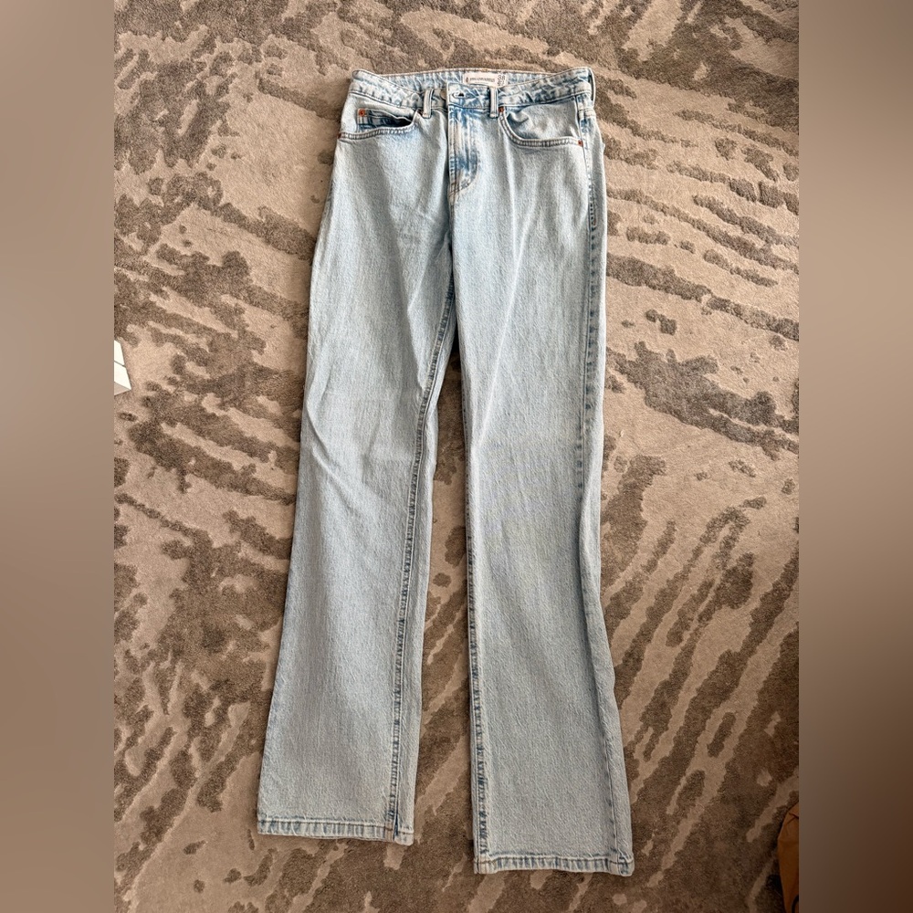 Stradivarius Light Wash Straight Leg Jeans